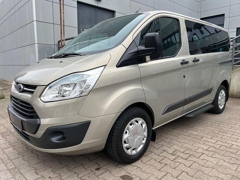 Gebraucht Ford Tourneo 155 PS (114 kW) 2015 Silber Van / Kleinbus
