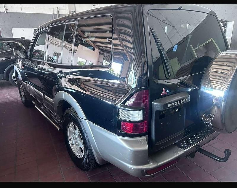 Schwarz Gebraucht 2001 Mitsubishi Pajero Elegance SUV | 12.499 € (Teuer) - Bild 1/4