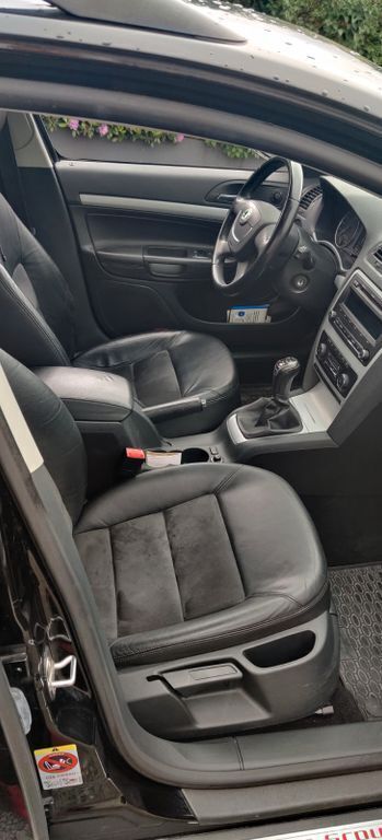 Gebraucht Skoda Octavia 140 PS (102 kW) 2011 Schwarz Kombi