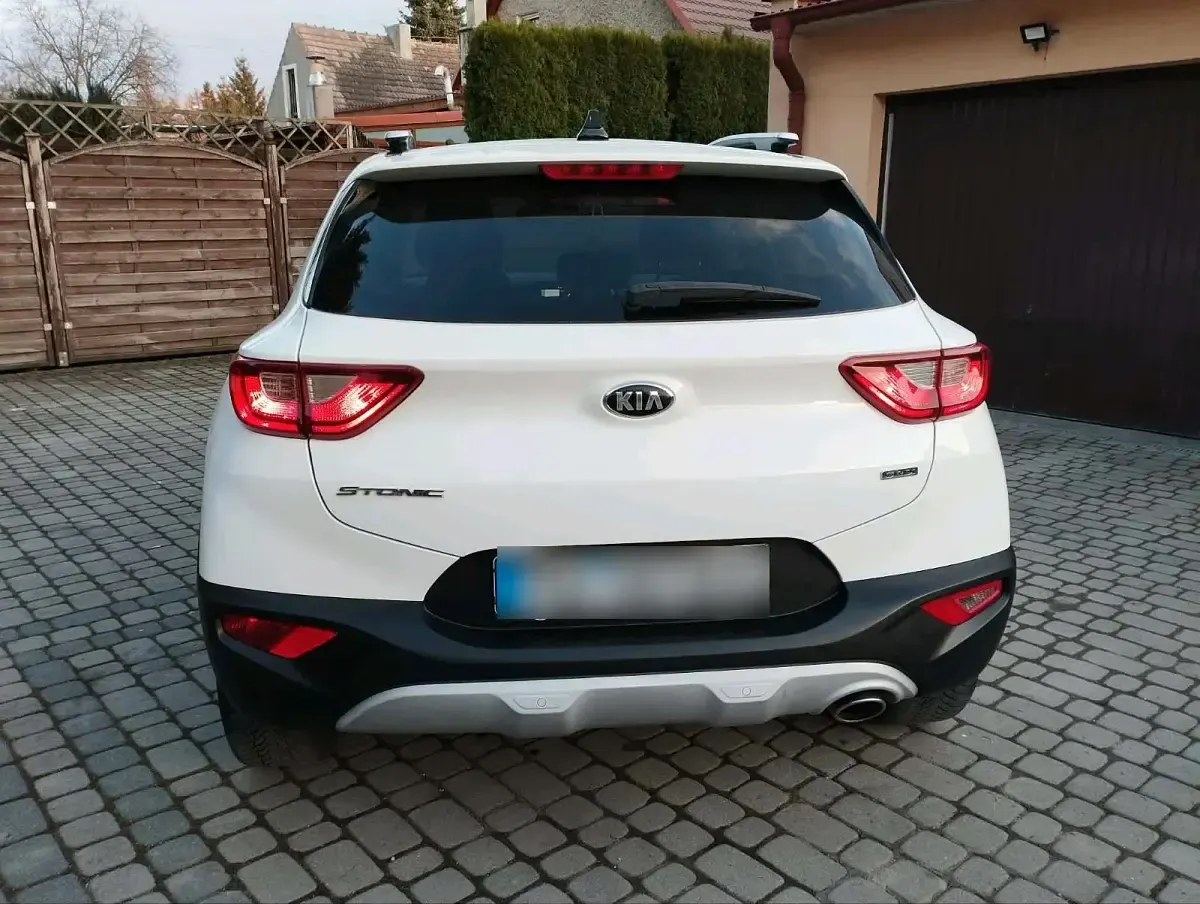 Gebraucht Kia Stonic 115 PS (84 kW) 2020 Weiß SUV