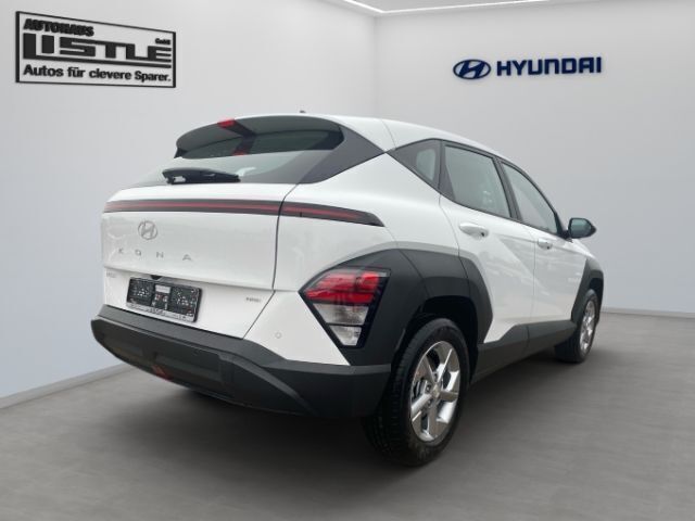 Gebraucht Hyundai Kona Select 141 PS (103 kW) 2024 Weiss SUV