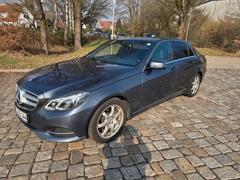 Gebraucht Mercedes E200 Elegance 184 PS (135 kW) 2013 Silber Limousine