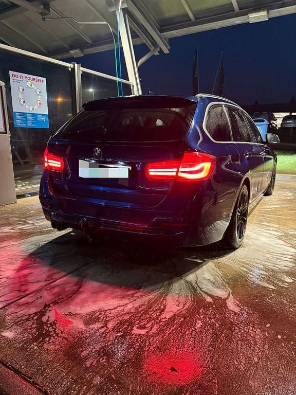 Gebraucht BMW 320 Efficient Dynamics 163 PS (119 kW) 2017 Blau Kombi