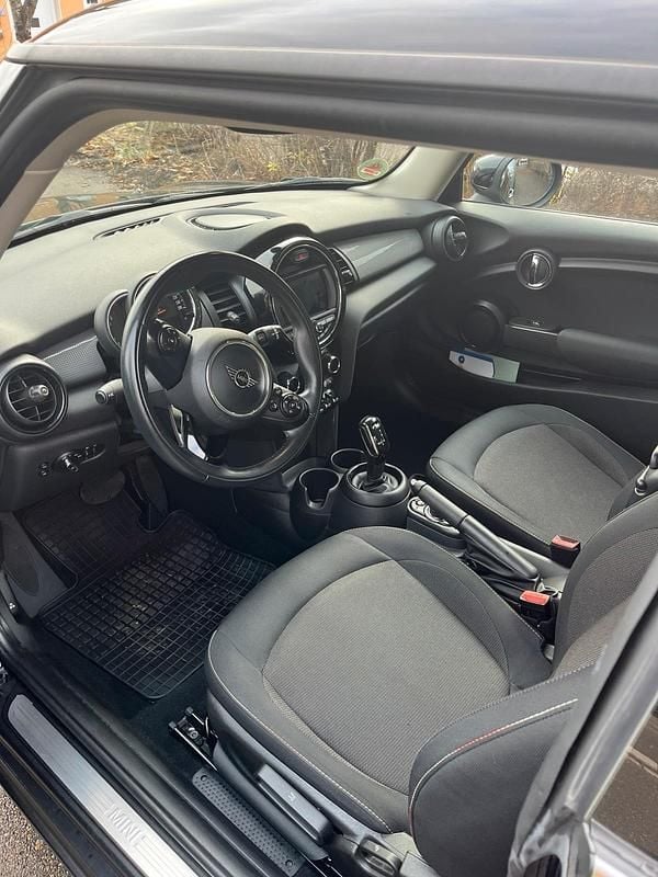 Gebraucht Mini Cooper 136 PS (100 kW) 2020 Schwarz Kleinwagen