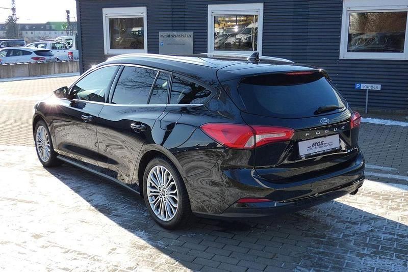 Gebraucht Ford Focus Titanium 125 PS (91 kW) 2019 Iridiumschwarz metallic Kombi