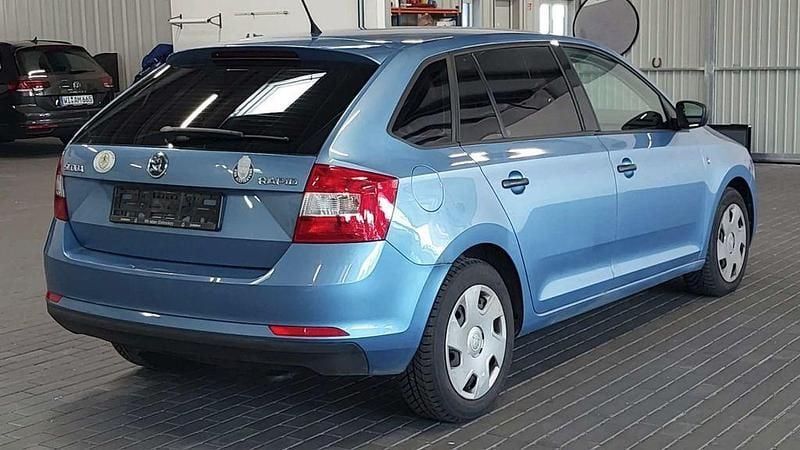 Second-hand Skoda Rapid Active 90 CP (66 kW) 2013 Albastru Hatchback