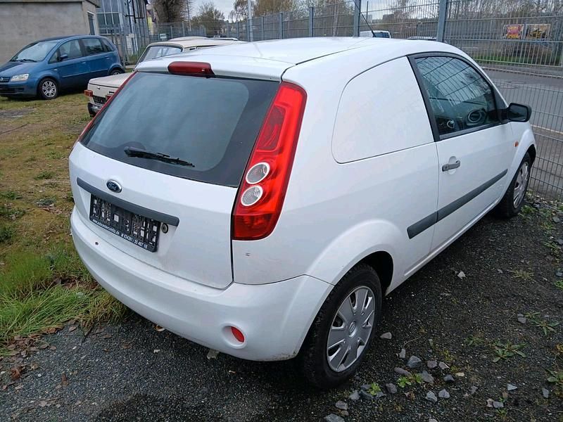 Używany Ford Fiesta 86 KM (63 kW) 2009 Biały Hatchback