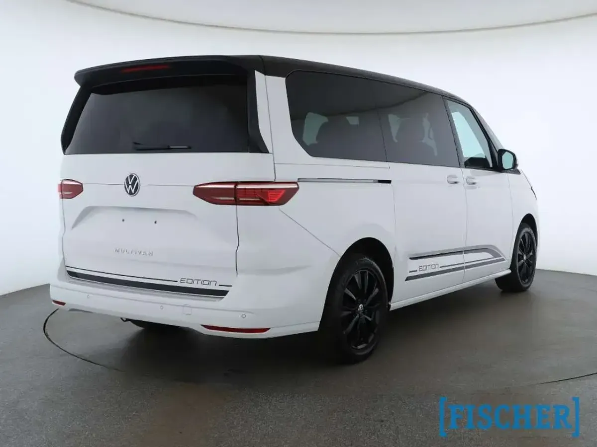 Gebraucht VW Multivan Edition 150 PS (110 kW) 2025 Weiss Van / Kleinbus