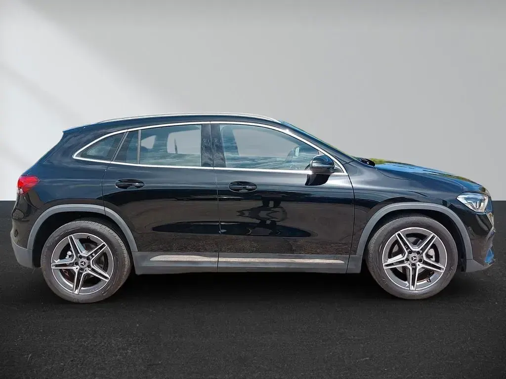 Gebraucht Mercedes GLA200 AMG line 163 PS (119 kW) 2022 Schwarz SUV