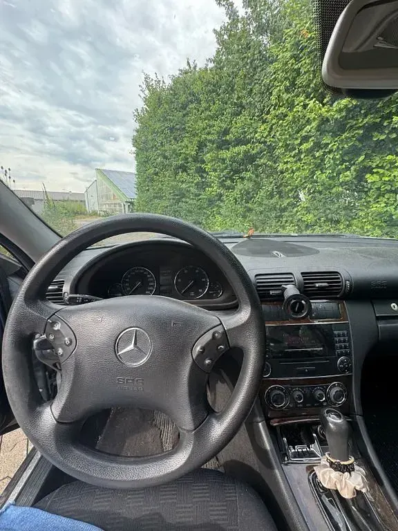 Gebraucht Mercedes C220 150 PS (110 kW) 2004 Grau Limousine