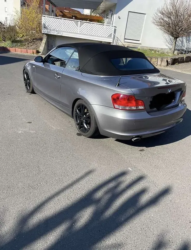 Gebraucht BMW 123 Cabriolet 204 PS (150 kW) 2009 Grau Cabrio