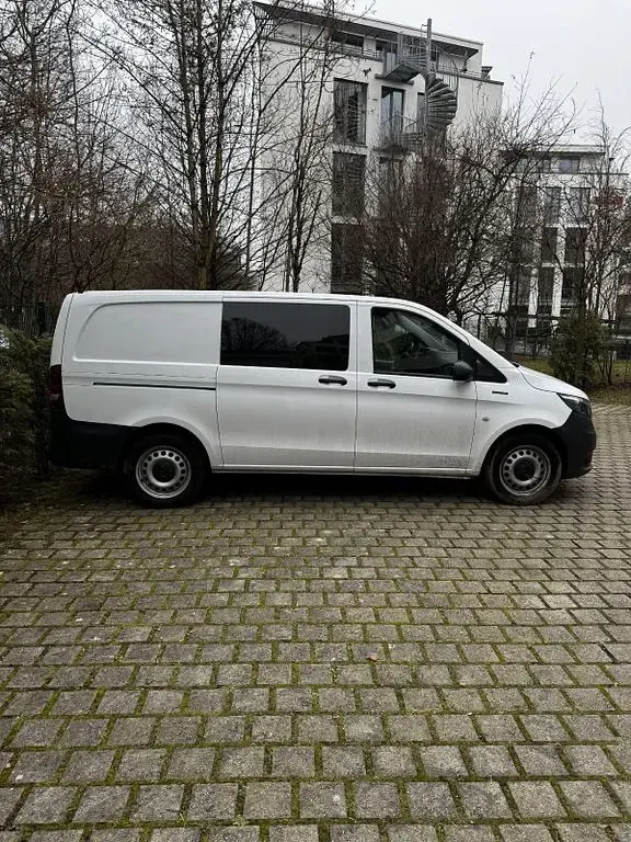 Gebraucht Mercedes e-Vito 69 kW (95 PS) 2021 Weiß Van