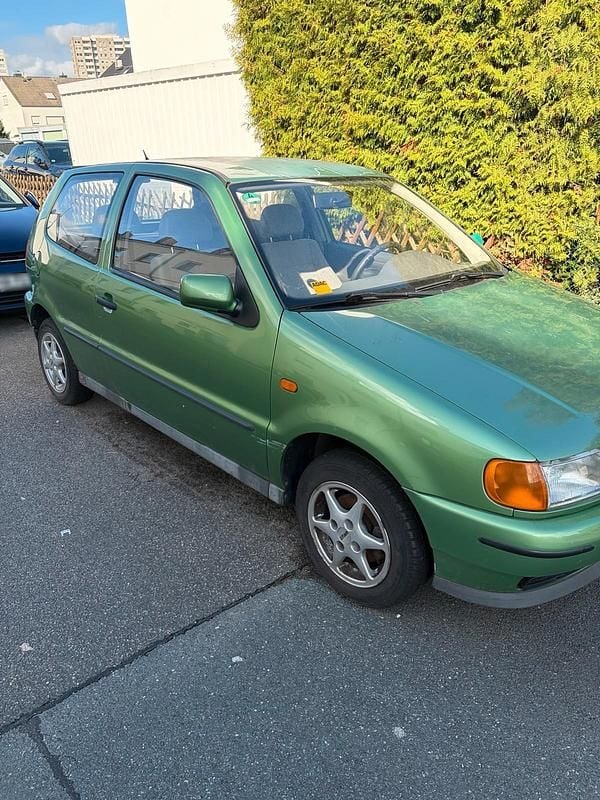 Gebraucht VW Polo 60 PS (44 kW) 1997 Grün Kleinwagen