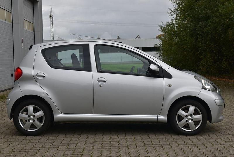 Gebraucht Toyota Aygo Cool 68 PS (50 kW) 2006 Grau Kleinwagen