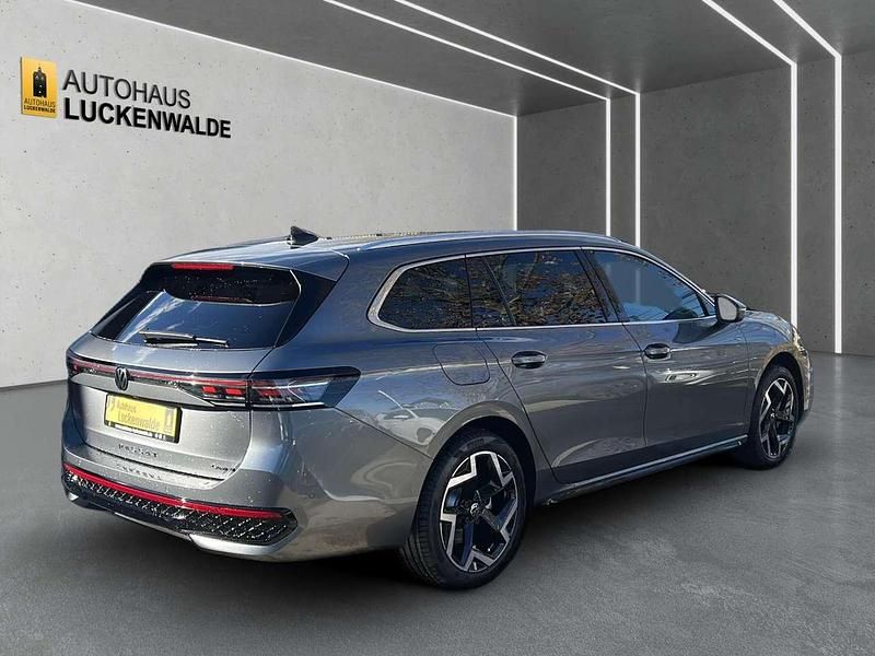 Neu VW Passat R-line 193 PS (141 kW) 2026 Grau Kombi