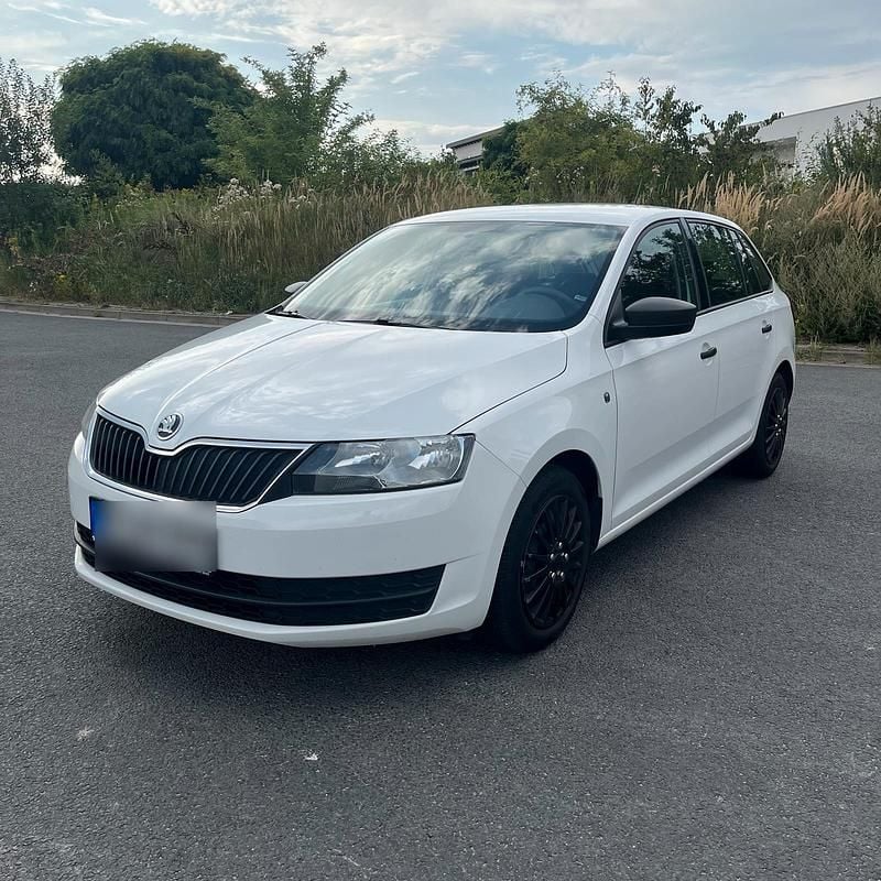 Weiß Gebraucht 2013 Skoda Rapid Kombi | 3.990 € (Fairer Preis) - Bild 1/4