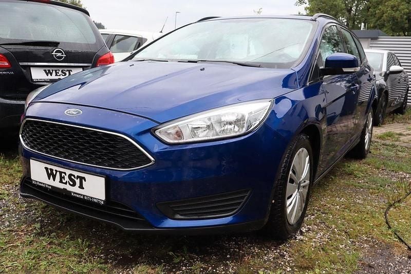 Blau Gebraucht 2016 Ford Focus Limousine | 5.990 € (Superpreis) - Bild 1/2