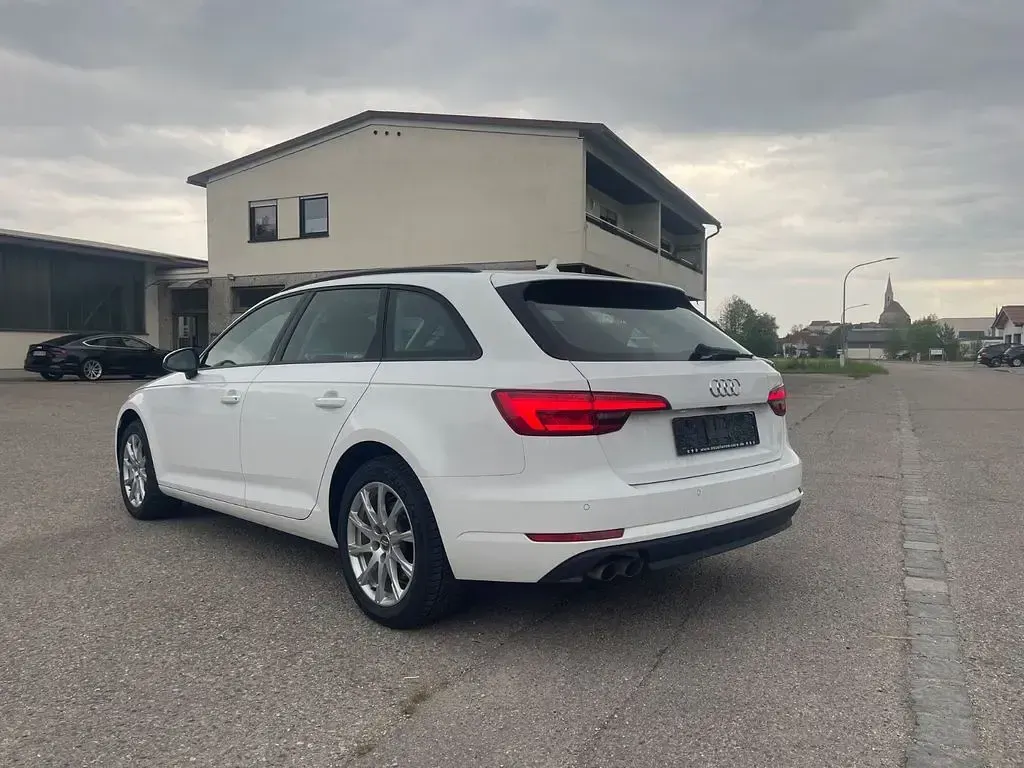 Gebraucht Audi A4 Sport 218 PS (160 kW) 2016 Ibisweiß Kombi