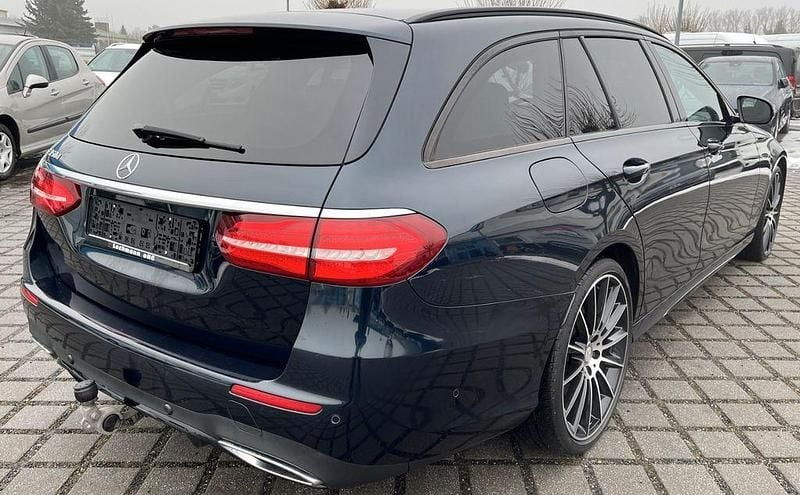 Gebraucht Mercedes E350 AMG 258 PS (189 kW) 2017 Grün Limousine