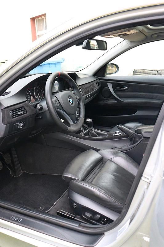 Gebraucht BMW 325 218 PS (160 kW) 2005 Silber Limousine