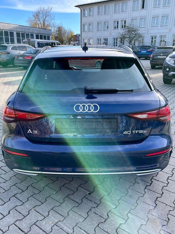 Używany Audi A3 Advanced 204 KM (150 kW) 2022 Niebieski Sedan/Limuzyna