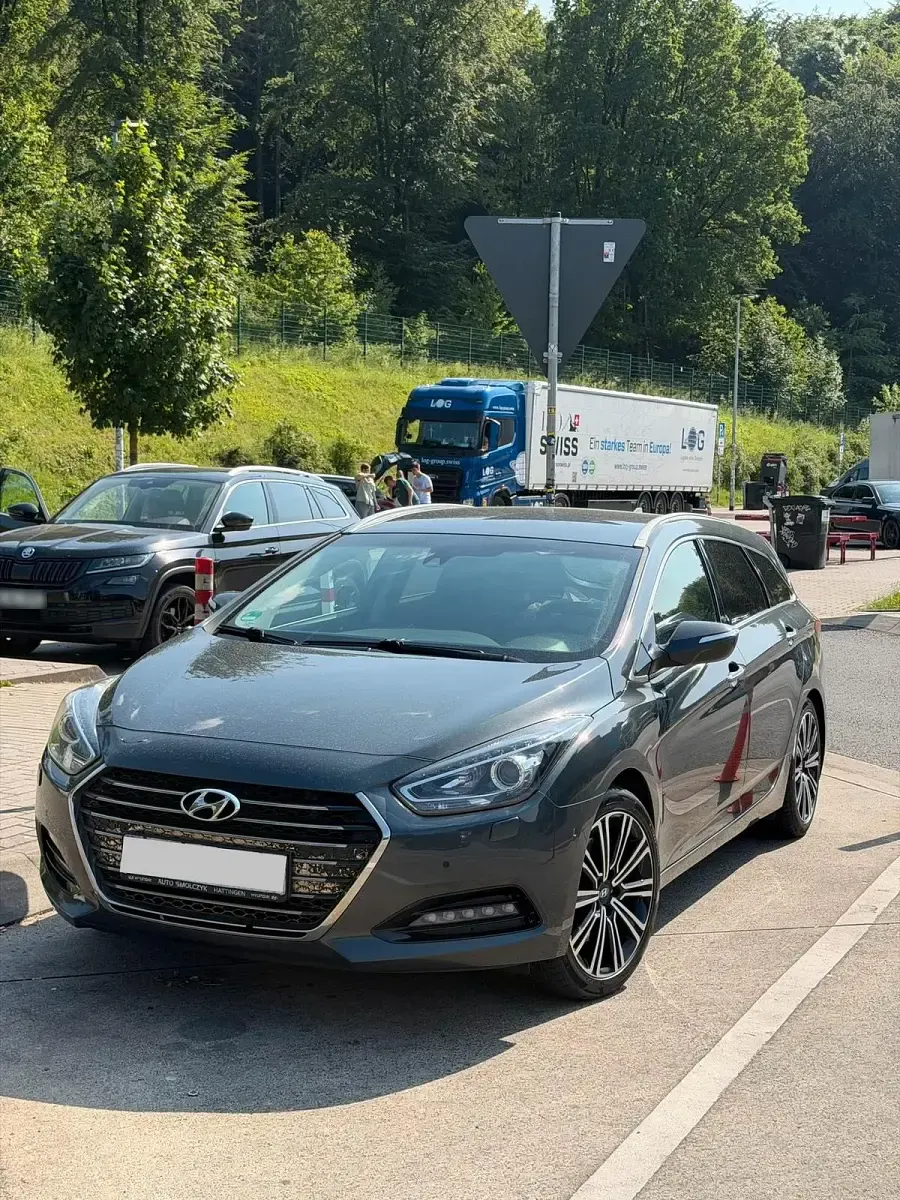 Gebraucht Hyundai i40 141 PS (103 kW) 2016 Grau Kombi