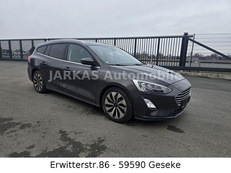Gebraucht Ford Focus Cool & Connect 120 PS (88 kW) 2018 Grau Limousine
