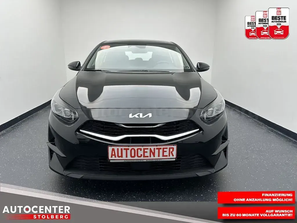 Gebraucht Kia Ceed Spirit 140 PS (102 kW) 2026 Schwarz Kleinwagen