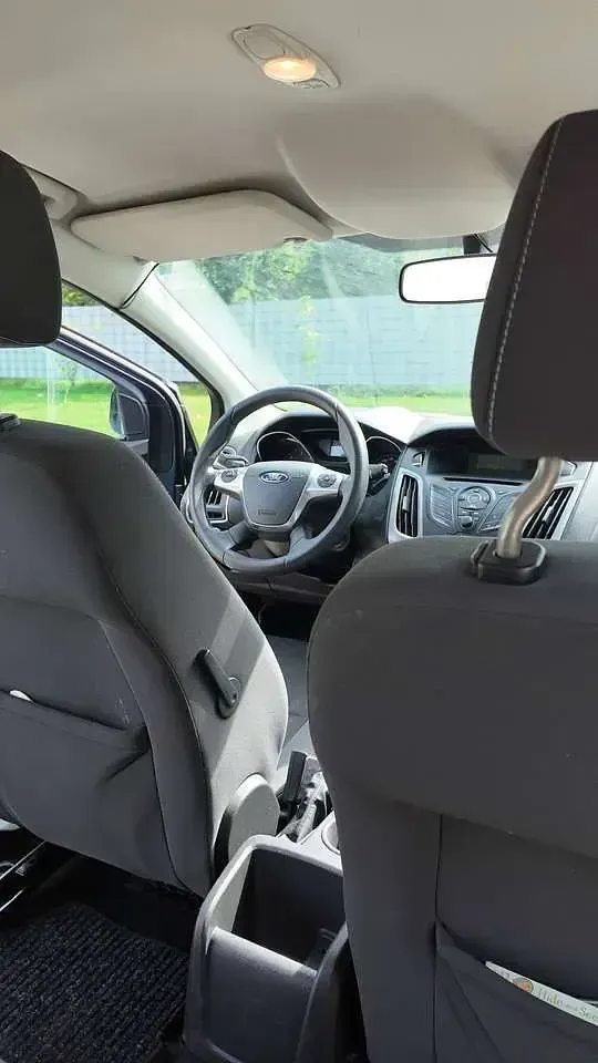 Gebraucht Ford Focus Trend 116 PS (85 kW) 2013 Grau Kombi