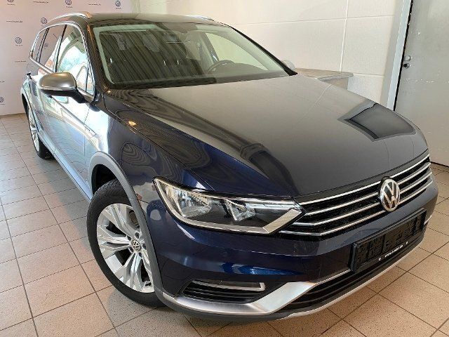 Gebraucht VW Passat Alltrack 190 PS (139 kW) 2017 Blau metallic Kombi