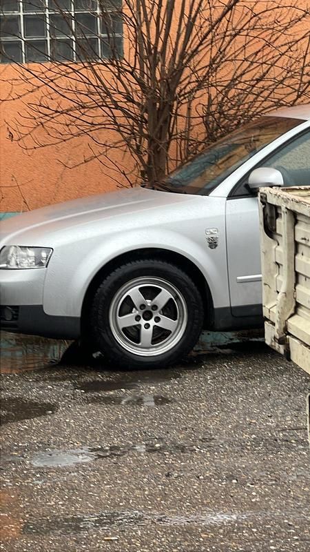 Gebraucht Audi A4 131 PS (96 kW) 2001 Silber Limousine