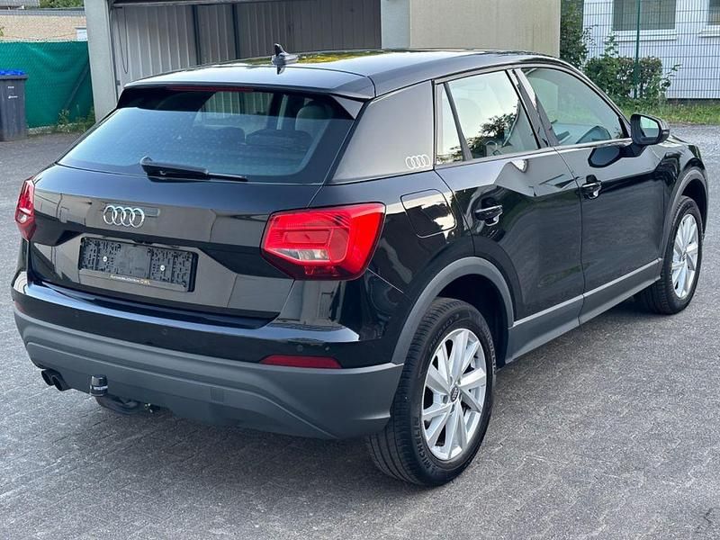 Gebraucht Audi Q2 Basis 150 PS (110 kW) 2017 Schwarz SUV
