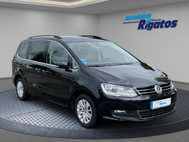 Deep black perleffekt Gebraucht 2020 VW Sharan Comfortline Van / Kleinbus | 28.980 € (Fairer Preis) - Bild 1/4