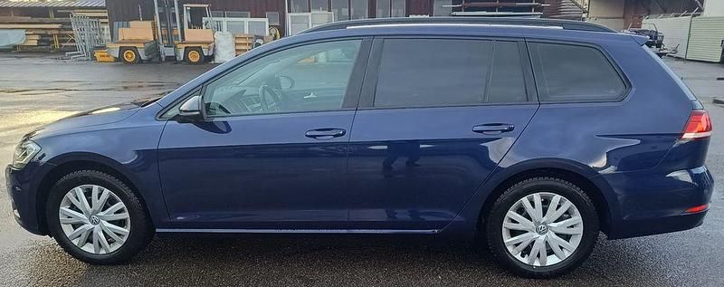 Gebraucht VW Golf VII Comfortline 116 PS (85 kW) 2019 Blau Kombi