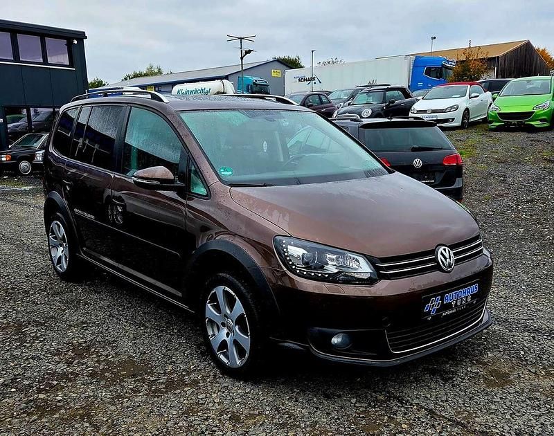 Gebraucht VW Touran Cross 140 PS (102 kW) 2011 Toffee/graciosabraun Van / Kleinbus