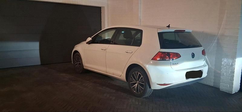 Gebraucht VW Golf VII 86 PS (63 kW) 2016 Weiß Kleinwagen