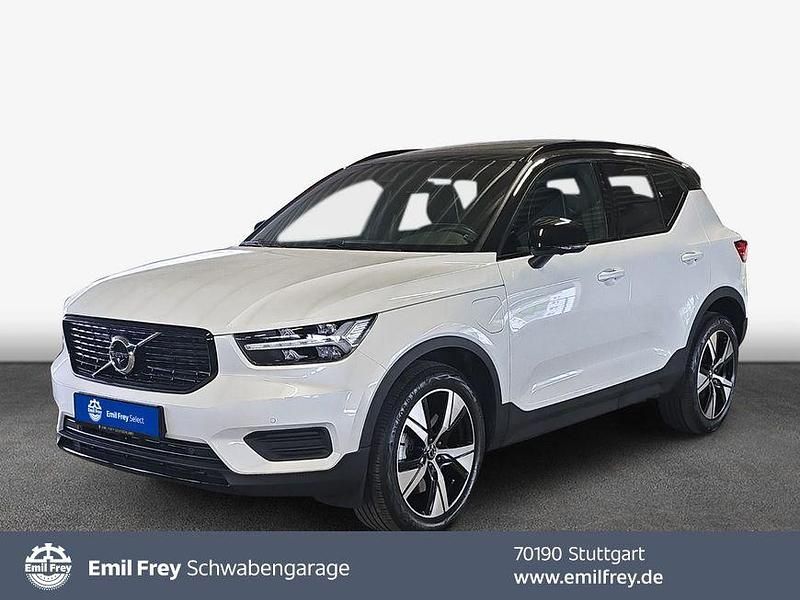 Weiß Gebraucht 2022 Volvo XC40 Plus SUV | 35.970 € (Fairer Preis) - Bild 1/4