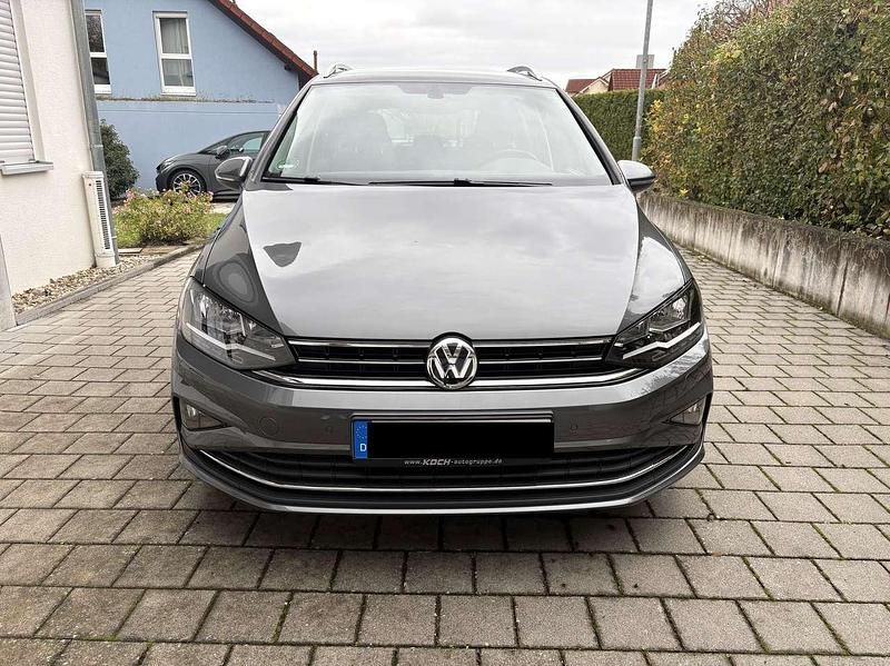 Gebraucht VW Golf VII Join 131 PS (96 kW) 2018 Grau Kombi