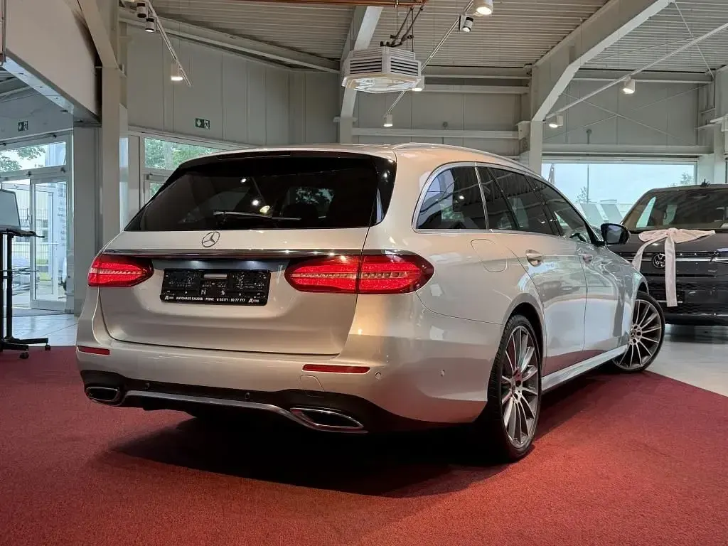Gebraucht Mercedes E300 AMG line 245 PS (180 kW) 2018 Silber Limousine