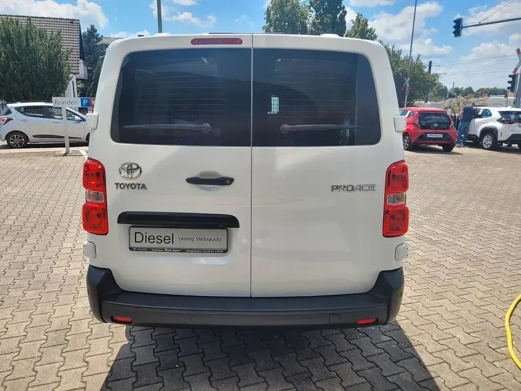 Gebraucht Toyota Proace 144 PS (105 kW) 2022 Weiß Van / Kleinbus