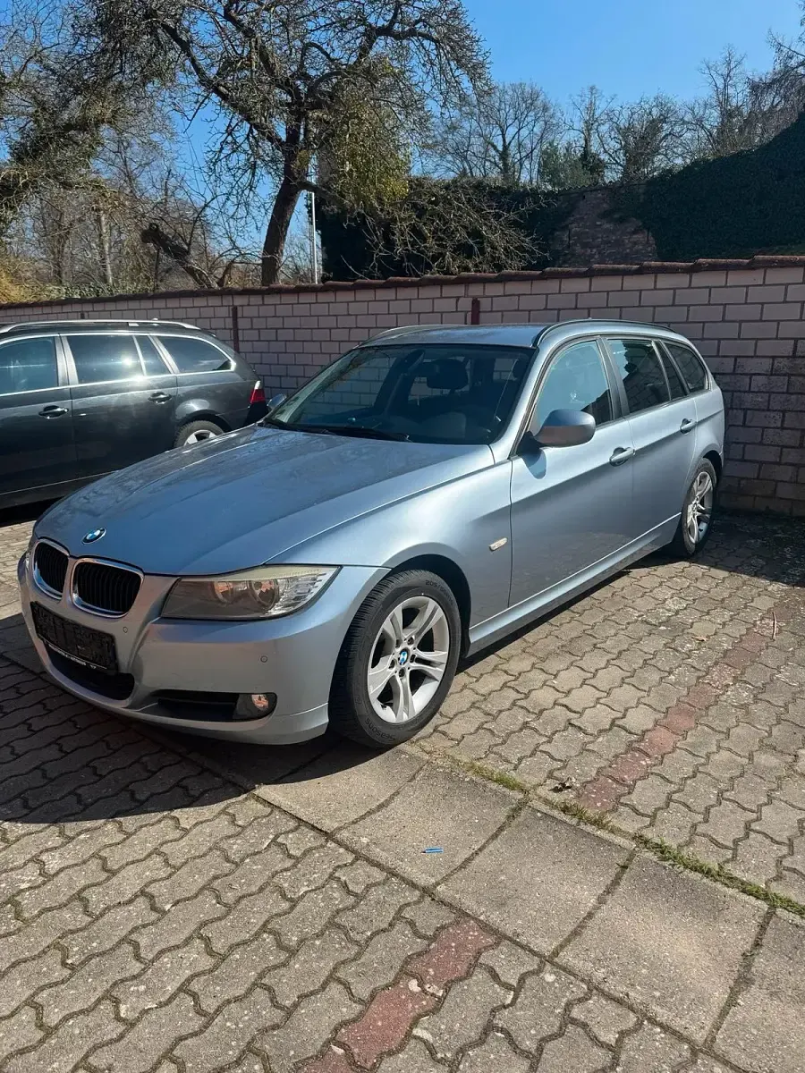 Second-hand BMW 318 143 CP (105 kW) 2010 Albastru Break