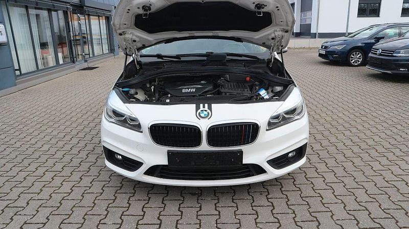 Gebraucht BMW 220 Active Tourer Basis 192 PS (141 kW) 2015 Weiß Van / Kleinbus