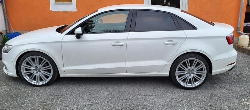 Weiß Gebraucht 2019 Audi A3 Limousine | 24.000 € (Fairer Preis) - Bild 1/4