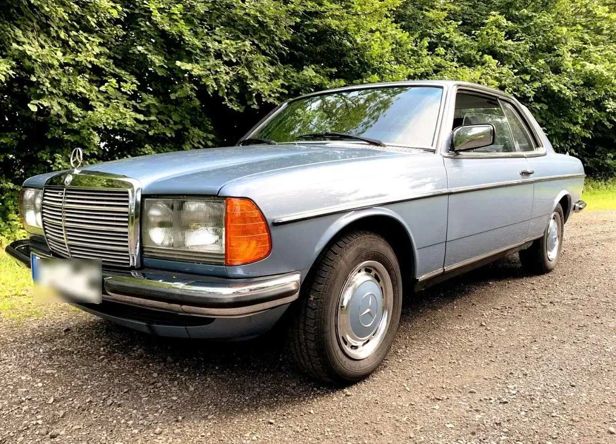 Gebraucht Mercedes 230 109 PS (80 kW) 1978 Blau Coupé
