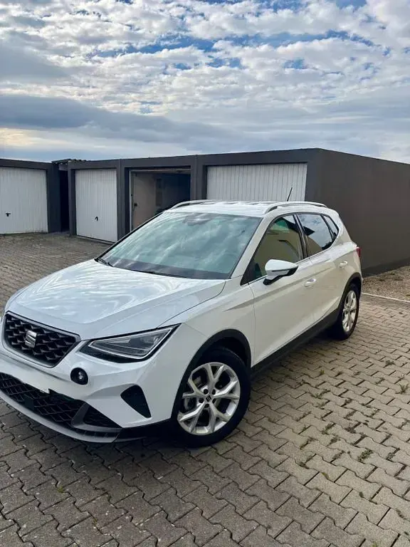 Gebraucht Seat Arona FR 150 PS (110 kW) 2023 Weiß SUV