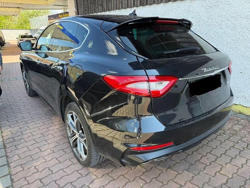 Gebraucht Maserati Levante 349 PS (256 kW) 2019 Schwarz SUV