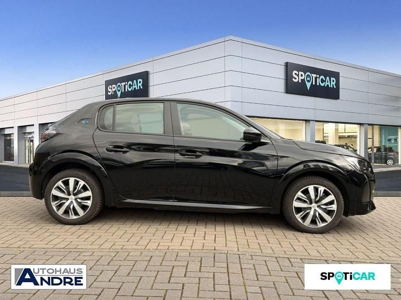 Gebraucht Peugeot e-208 Active 100 kW (136 PS) 2022 Schwarz Kleinwagen