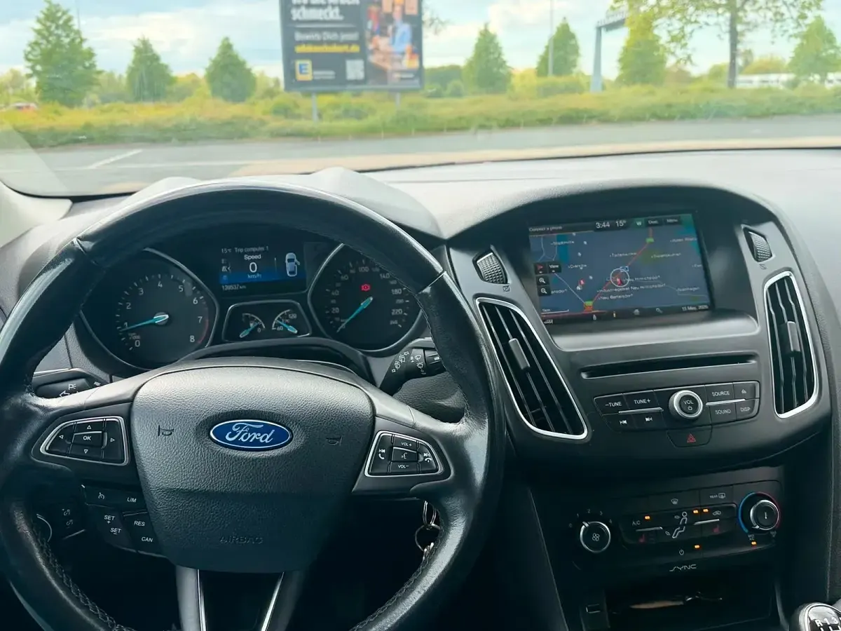 Gebraucht Ford Focus 125 PS (91 kW) 2015 Blau Kombi