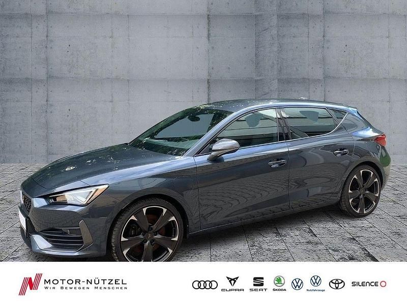 Grau Gebraucht 2022 Cupra Leon VZ Limousine | 25.230 € (Guter Preis) - Bild 1/4