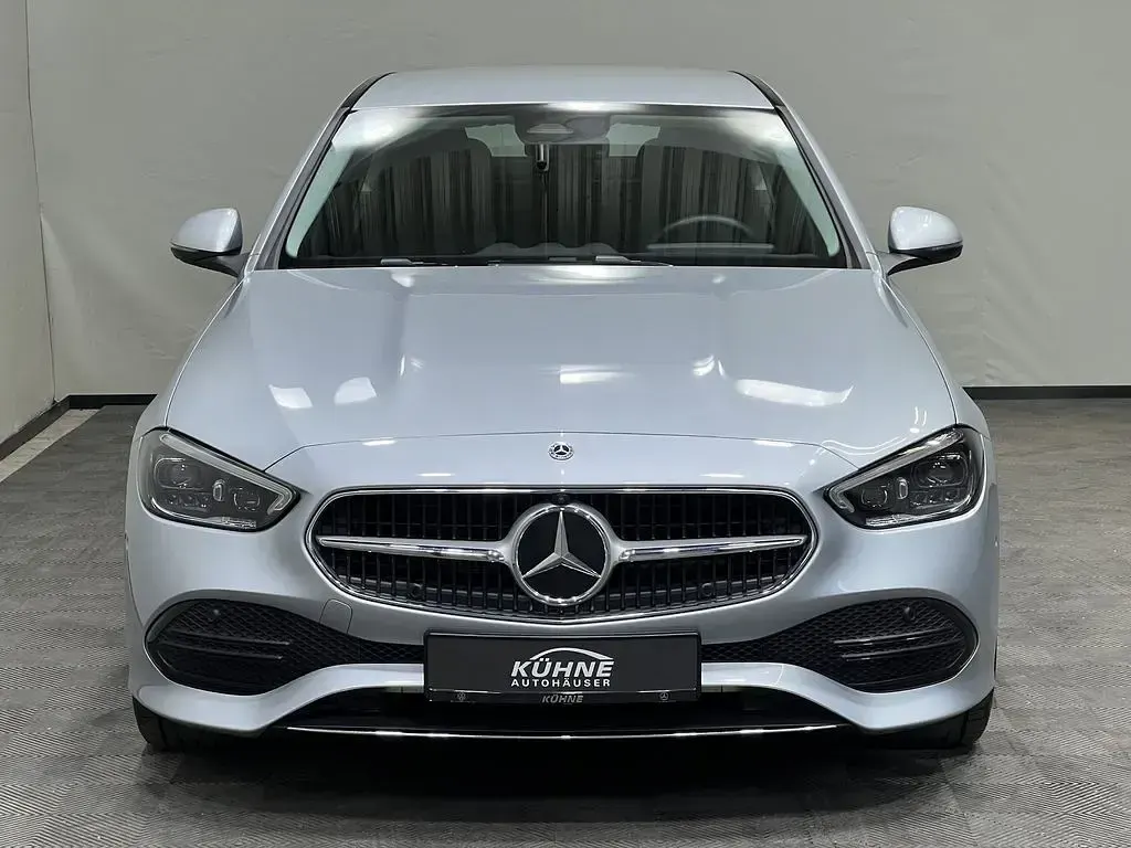 Gebraucht Mercedes C400 Avantgarde 252 PS (185 kW) 2024 Silber Limousine